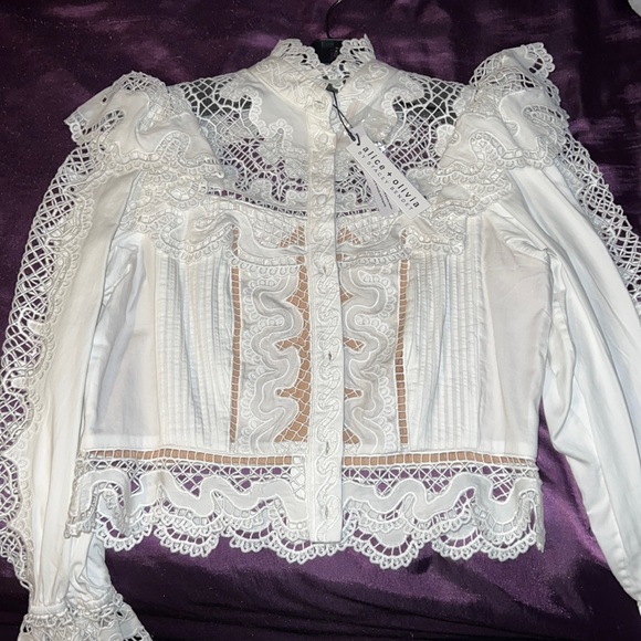 Alice & Olivia button top white